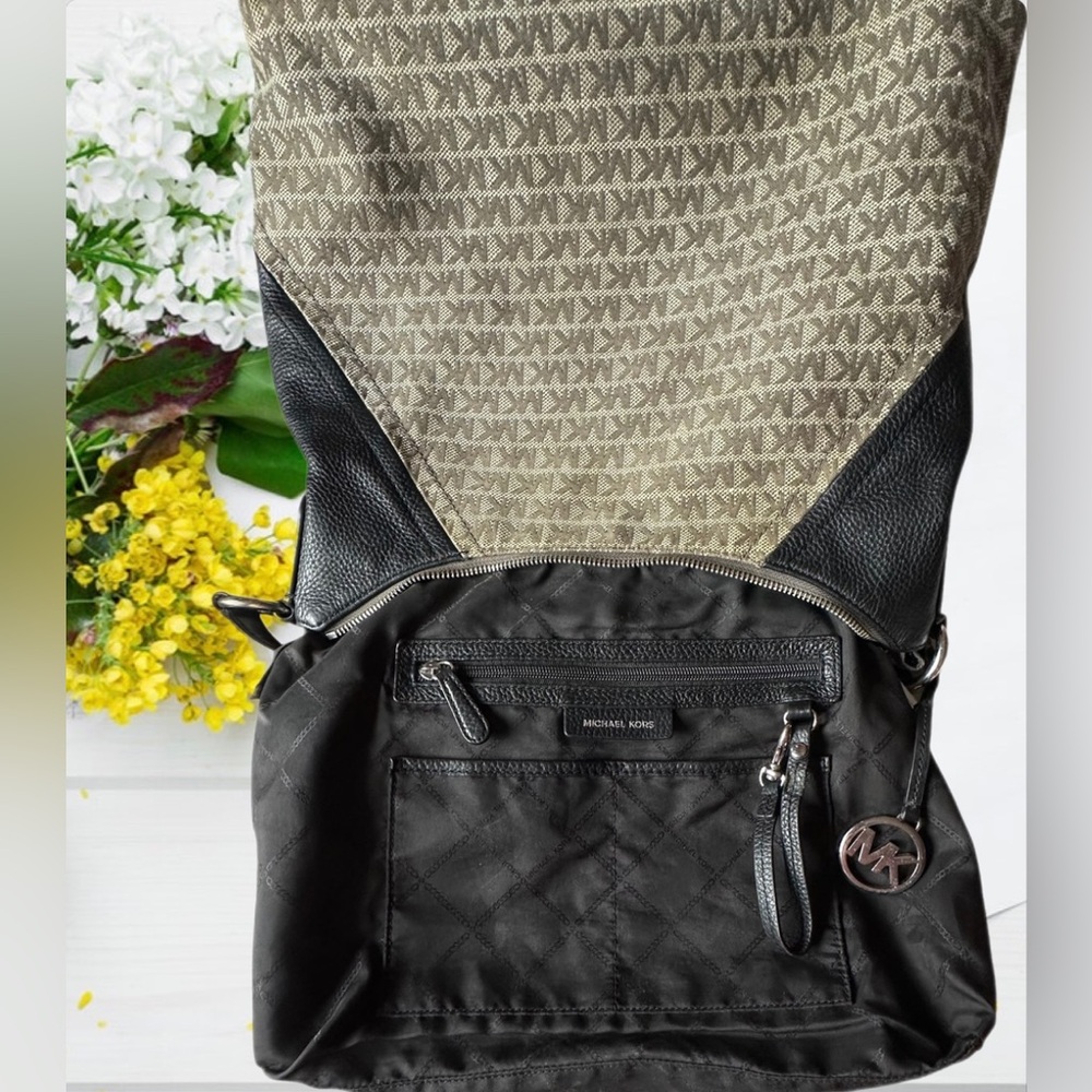 Michael Kors Aria Signature Jacquard & Black Leather Large Shoulder Bag - Picture 8 of 16
